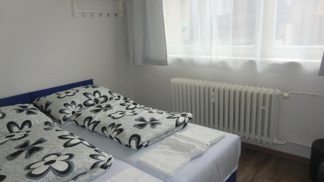 Hu Praga Exterior foto